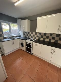 3 bedroom terraced house to rent, Burgess Walk, York, YO24