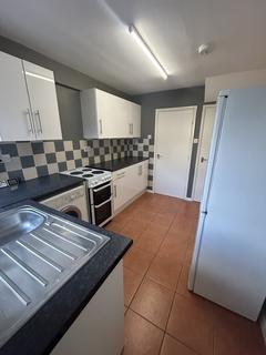 3 bedroom terraced house to rent, Burgess Walk, York, YO24