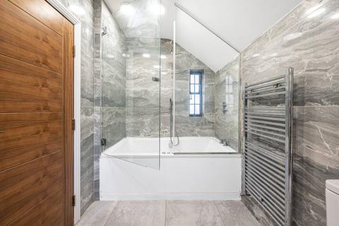 12 Argyle Road, London, N12 8JA
