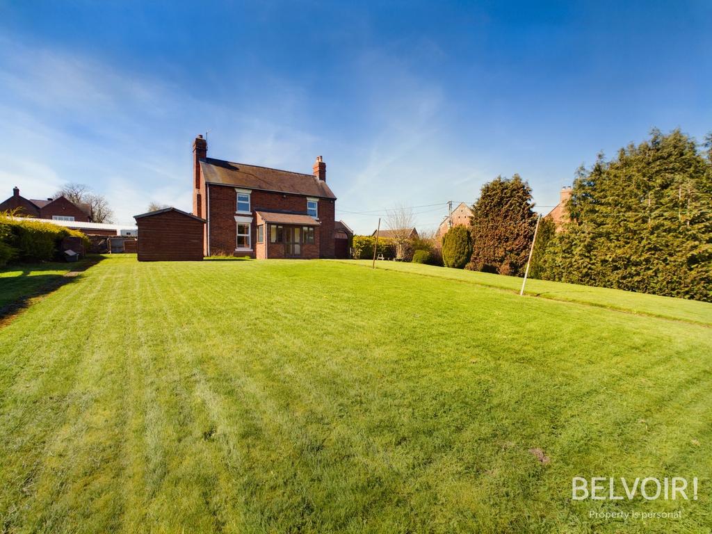 Clifton Villa, Ford, Shrewsbury, SY5 3 bed detached house for sale £