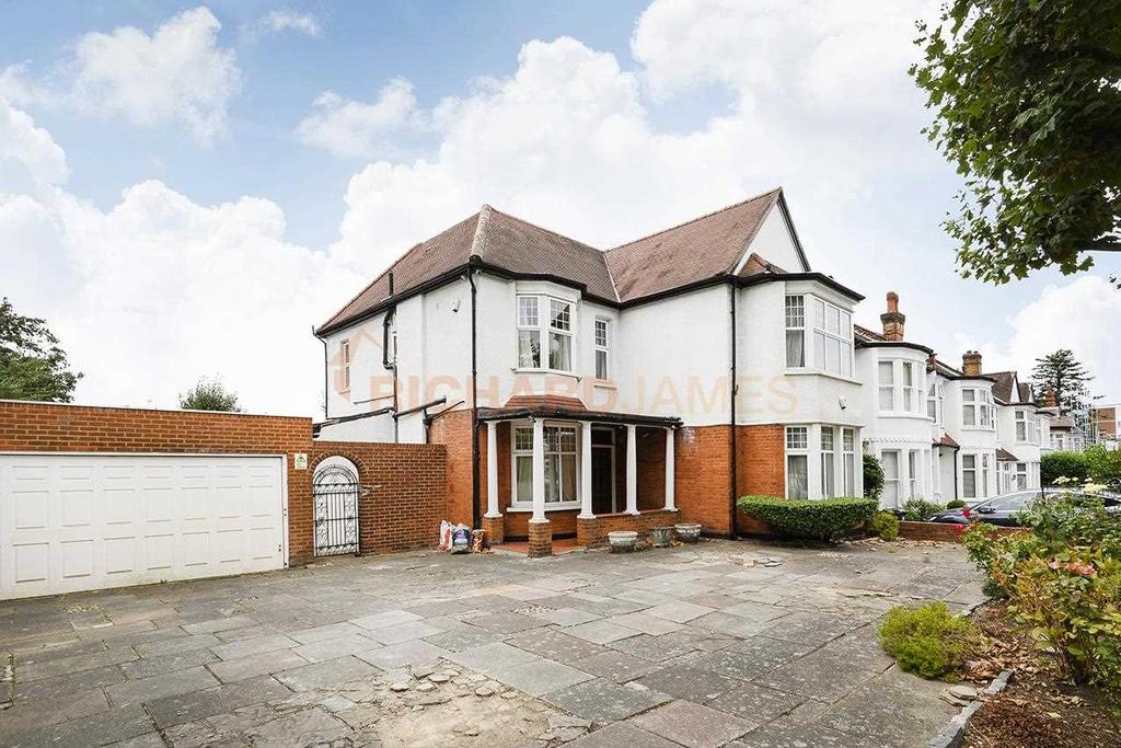 Beechwood Avenue, Finchley 5 bed detached house £3,000,000