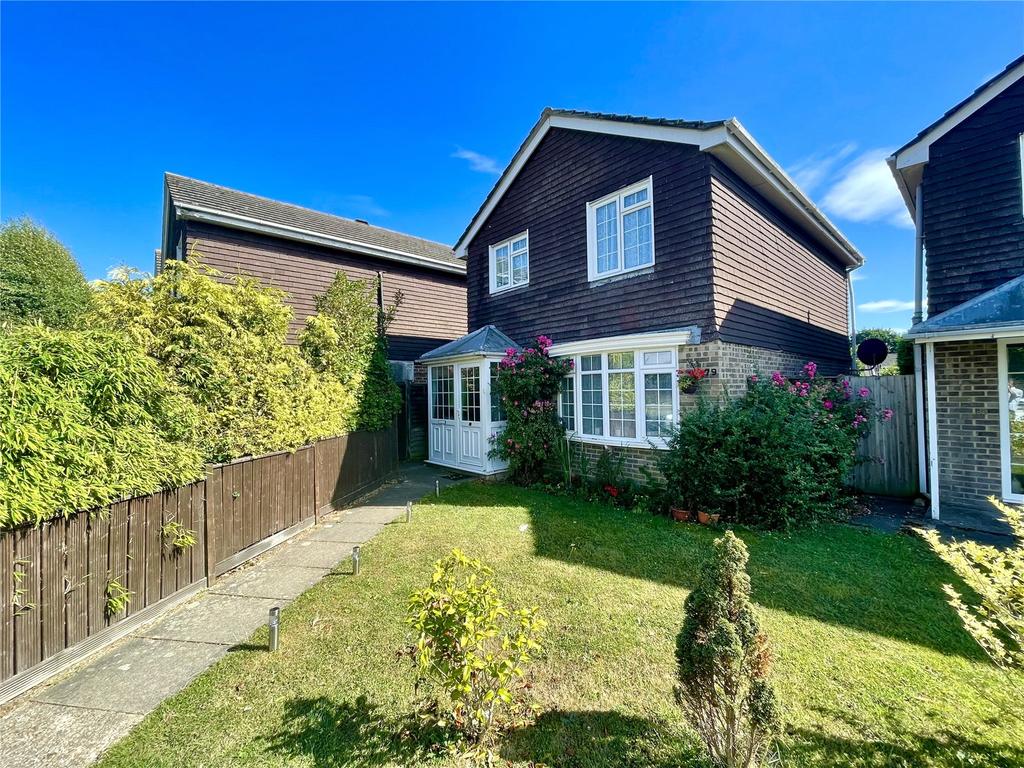 Samber Close, Lymington, Hampshire, SO41 4 bed detached house £495,000