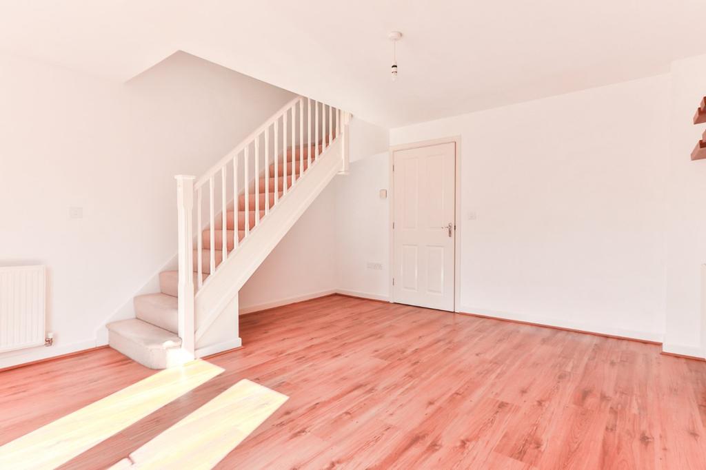 Marfleet Avenue, Hull, HU9 2 bed end of terrace house £120,000