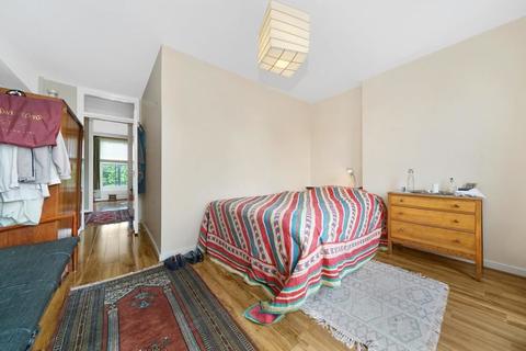 1 Hayfield Yard, London, E1 4LL