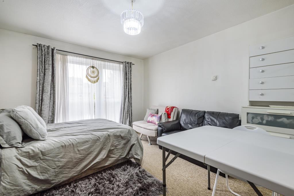 Bedroom/Living Area