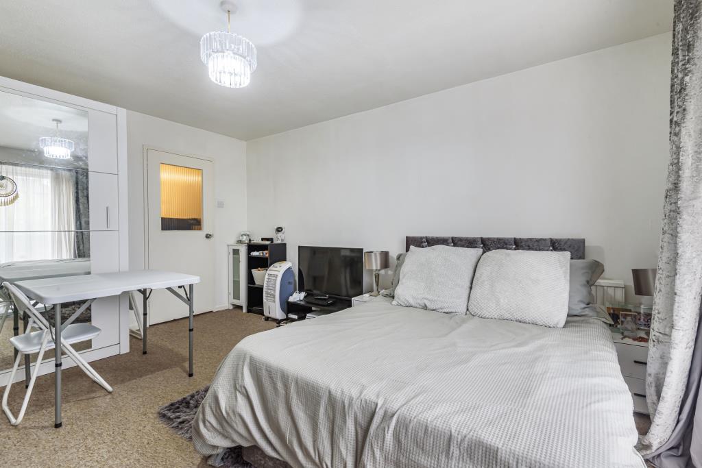 Bedroom/Living Area