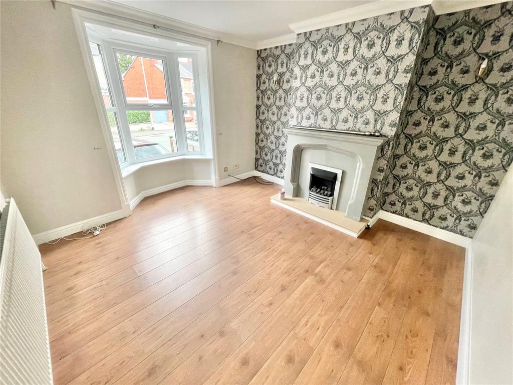 Hatherton Road, Cannock WS11 1HG 2 bed semidetached house £210,000