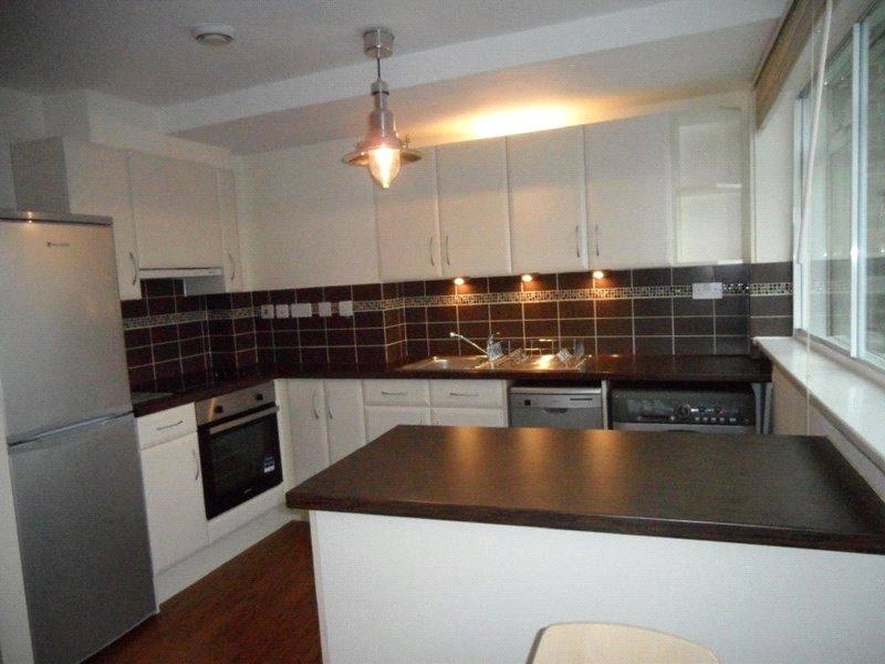 Haymills Court, Ealing, London, W5 1 bed apartment £1,300 pcm (£300 pw)