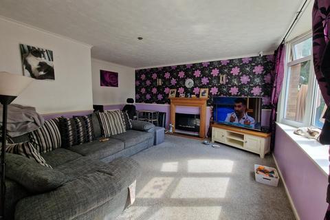 3 bedroom terraced house for sale, Kingscott Close,  Hull, HU7