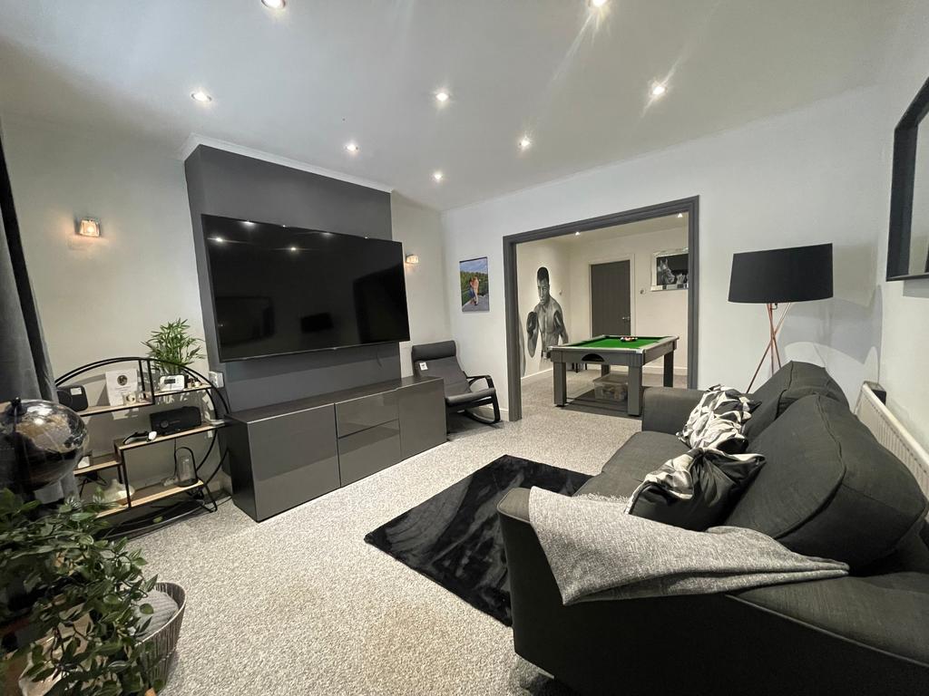 Porset Row,Caerphilly,CF83 3BJ 2 bed cottage £195,000