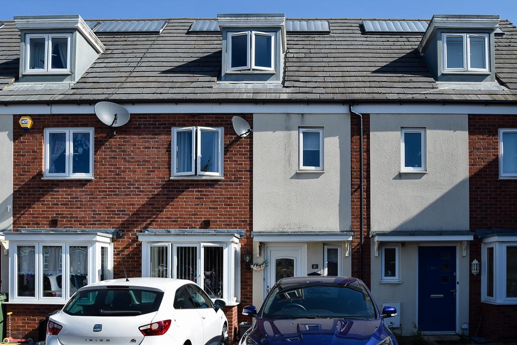 Wainfleet Avenue, Quedgeley, Gloucester, GL2 4 bed terraced house £96,250