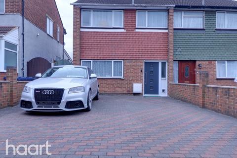 18 Hillside Road, Southall, UB1 2PD