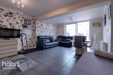 18 Hillside Road, Southall, UB1 2PD