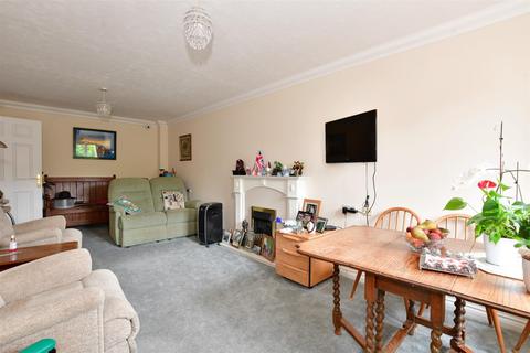 2 bedroom flat for sale - East Street, Hythe, Kent