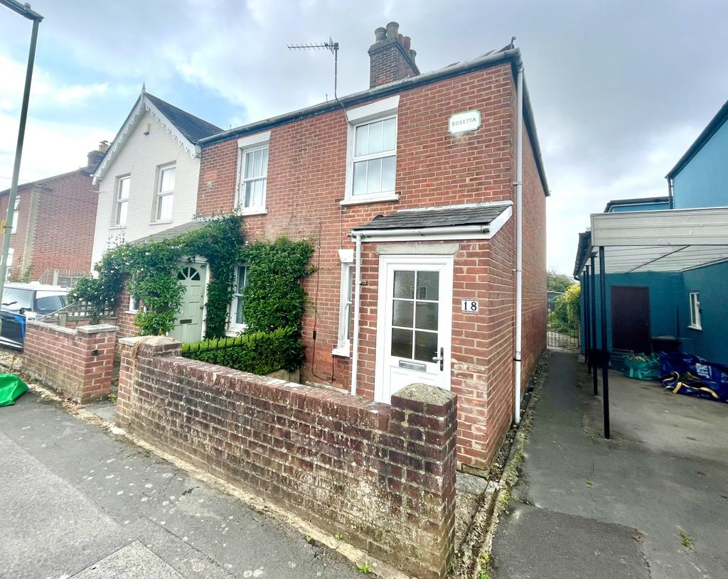 Westfield Road, Lymington, Hampshire... 2 bed terraced house £1,100