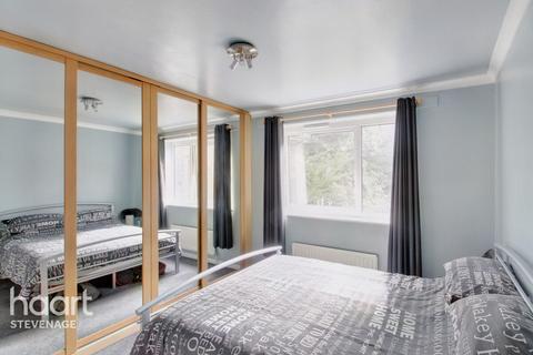 Flat 35, The Cedars Burghley Close, Stevenage, SG2 8SZ