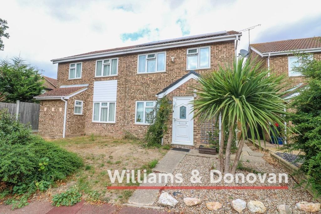 Paddock Close, Eastwood 3 bed semidetached house £350,000