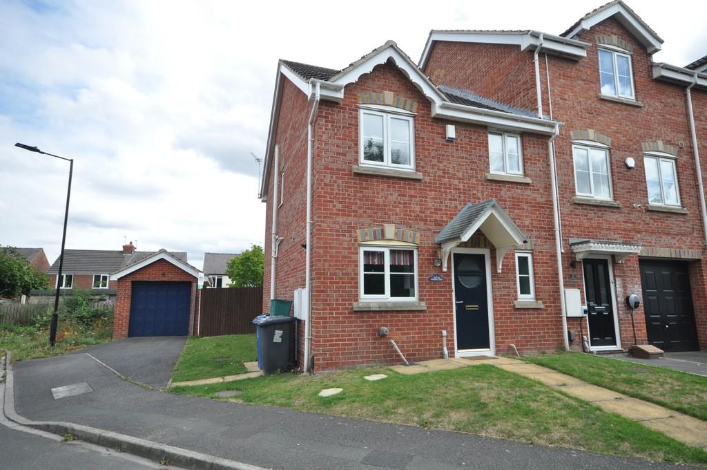 Mulberry Court, Warmsworth, Doncaster 3 bed end of terrace house to