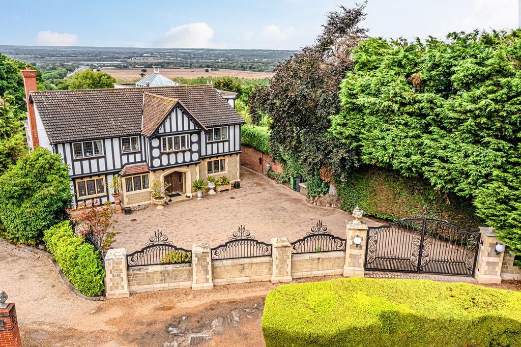 Western Road, Rayleigh, SS6 5 bed detached house for sale £2,250,000