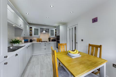 8 Oak Tree Gardens, Uttoxeter, ST14 7QB