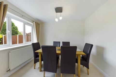 8 Oak Tree Gardens, Uttoxeter, ST14 7QB
