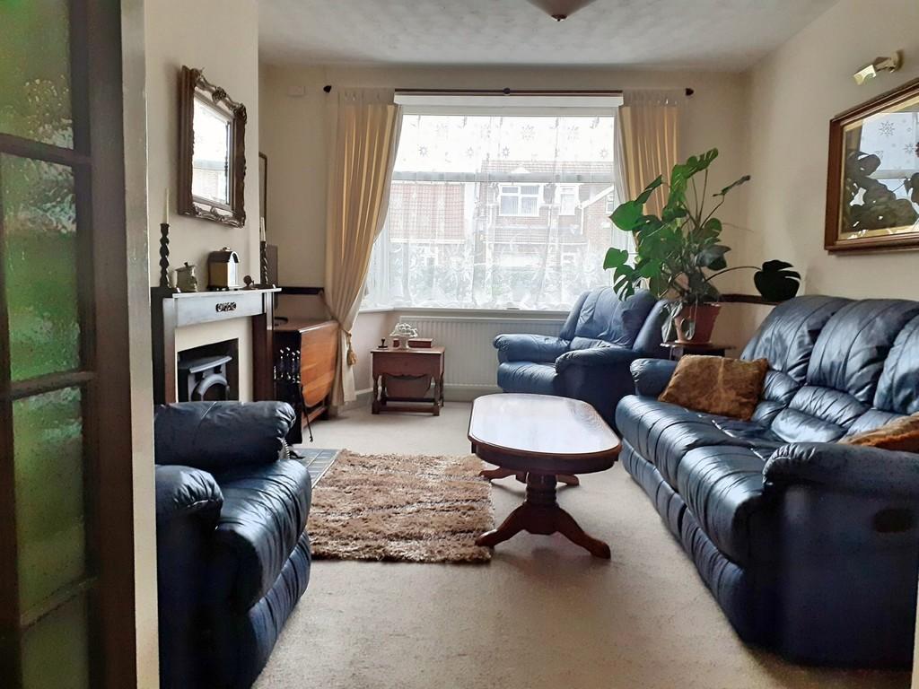 The Roundway, Thurmaston, Leicester 3 bed semidetached house £300,000