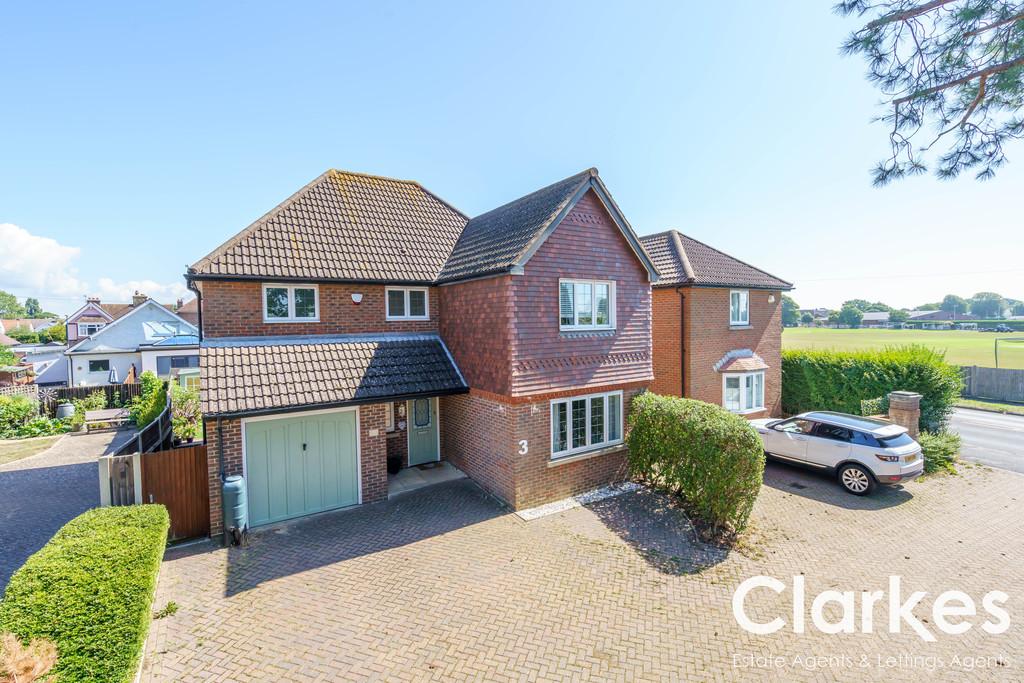 Hawthorn Road, Bognor Regis 4 bed detached house £500,000