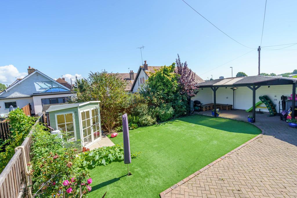 Hawthorn Road, Bognor Regis 4 bed detached house £500,000
