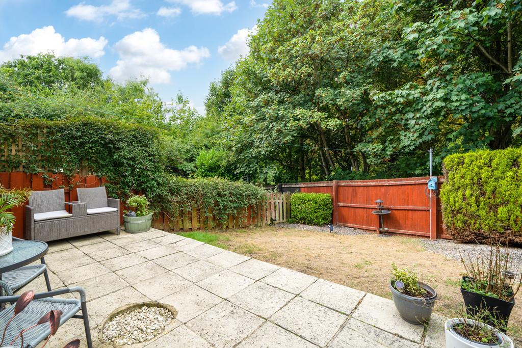 Lansdowne Close, Batley 2 bed semidetached house £165,000