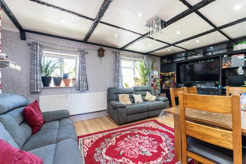 2 bedroom flat for sale, The Broadway, Southall