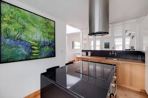 Flat 2, 12 Oakden Street, London, SE11 4UG