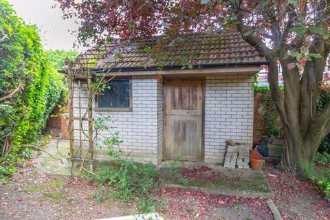 40 Glebe Road, Warlingham, CR6 9NJ