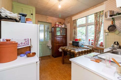 40 Glebe Road, Warlingham, CR6 9NJ
