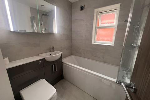 2 bedroom apartment to rent, Headingley Mount, Leeds