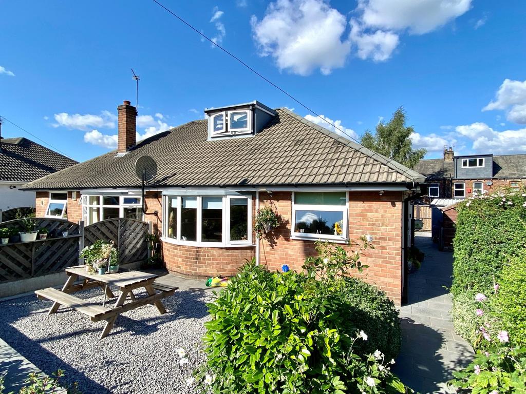 Pyenot Avenue, Cleckheaton, BD19 2 bed bungalow £195,000