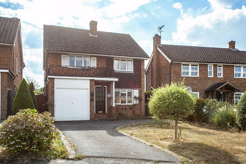Bookham 3 bed detached house for sale £780,000
