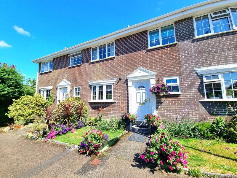 Barton Close, Saltash 3 bed terraced house £245,000