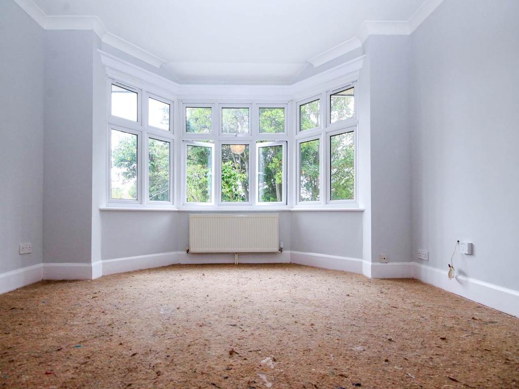Newstead Road, Southbourne, Bournemouth 1 bed flat £750 pcm (£173 pw)