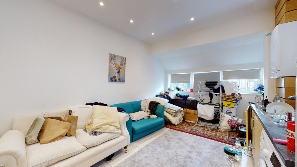 Green Lanes 1 bed ground floor flat £1,000 pcm (£231 pw)