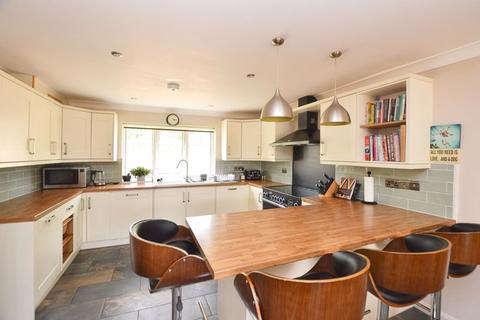 Kiln Mead Hindon Road, Dinton, Salisbury, SP3 5DZ