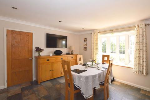 Kiln Mead Hindon Road, Dinton, Salisbury, SP3 5DZ