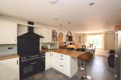 Kiln Mead Hindon Road, Dinton, Salisbury, SP3 5DZ