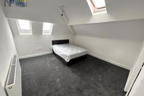 4 bedroom house to rent, Burley Lodge Place, Hyde Park, Leeds, LS6 1QR