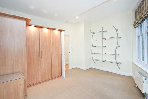 undefined, Finsbury Square, EC2A