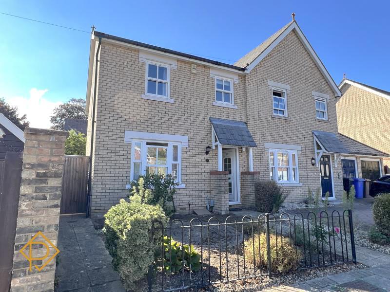CONSTABLE ROAD, IPSWICH 3 bed semidetached house £1,175 pcm (£271 pw)