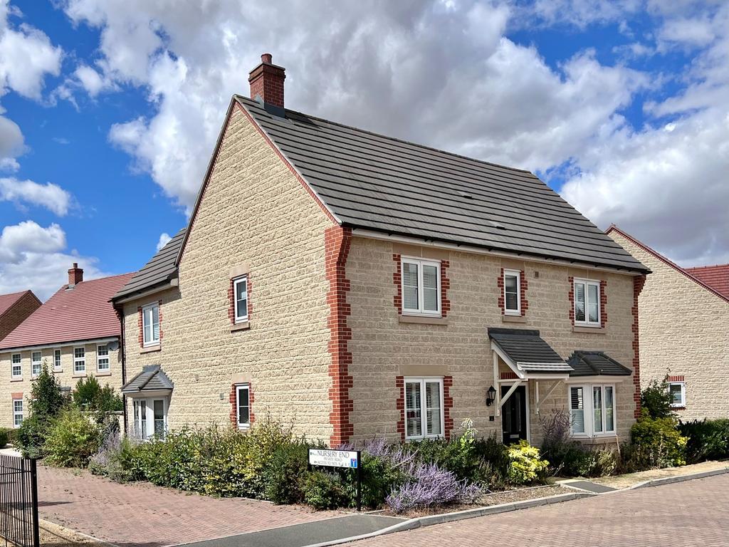 Nursery End, Stanford in the Vale, SN7 4 bed detached house £575,000