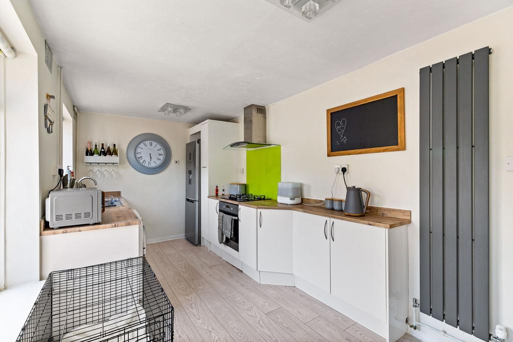 Durban Crescent, Dover, CT16 2 bed end of terrace house £245,000