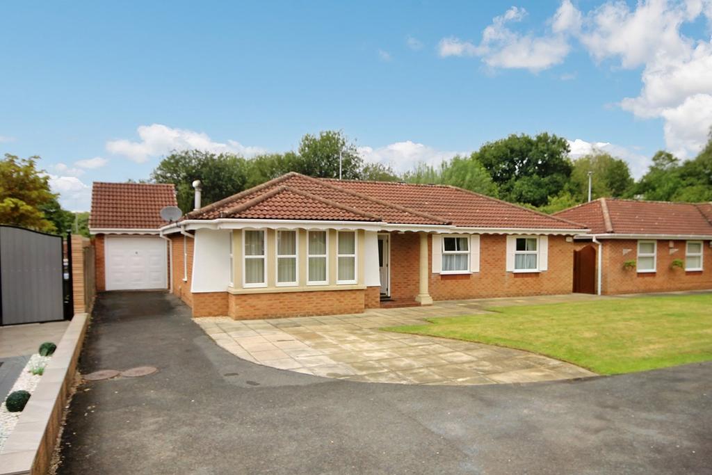 Selby Close, Runcorn, WA7 3 bed detached bungalow £325,000