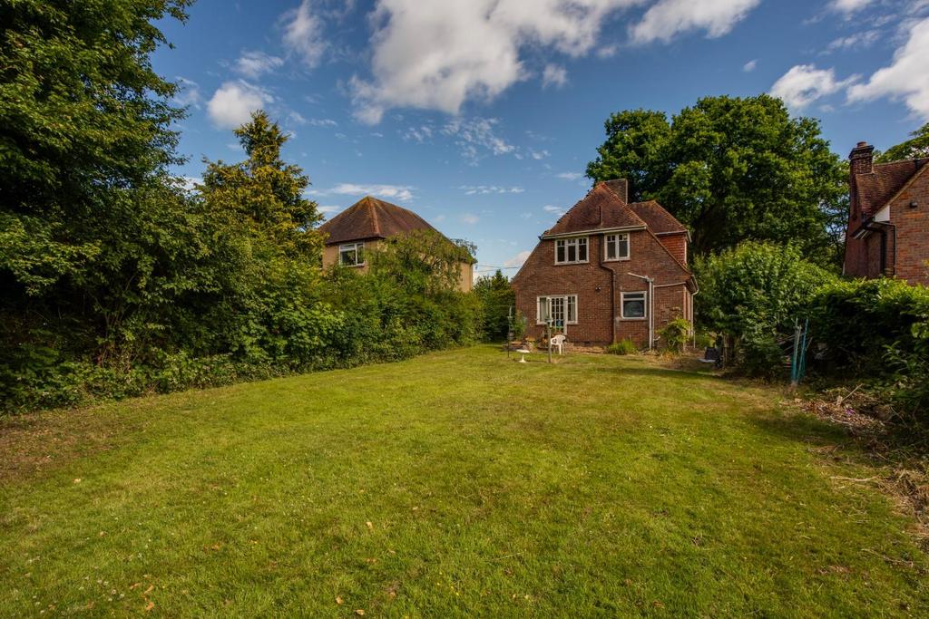 Botley Road, Chesham... 2 bed detached house £695,000