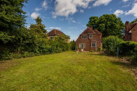 124 Botley Road, Chesham, HP5 1XG